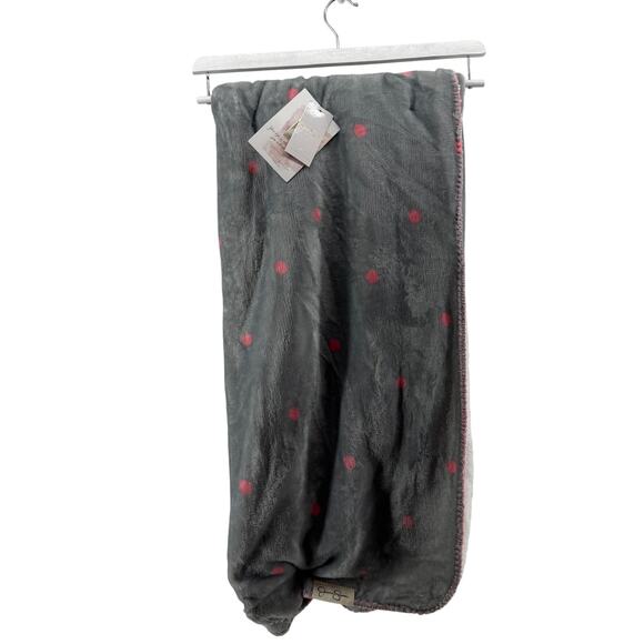 Jessica Simpson Polka Dot Sherpa Fleece Blanket - Picture 1 of 6
